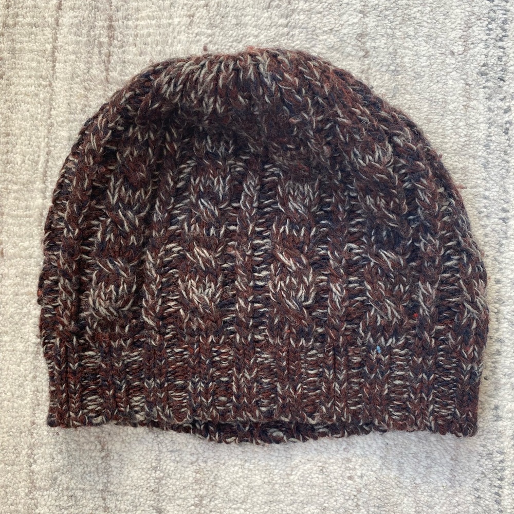 Club Monaco wool woven beanie in burgundy